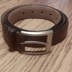 Trafalgar Men's Black leather belt. EUC' Sz.40. Bonus Leyva brown leather belt.